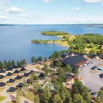 Wilderness & Igloos Hotel