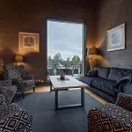 Wilderness & Igloos Hotel