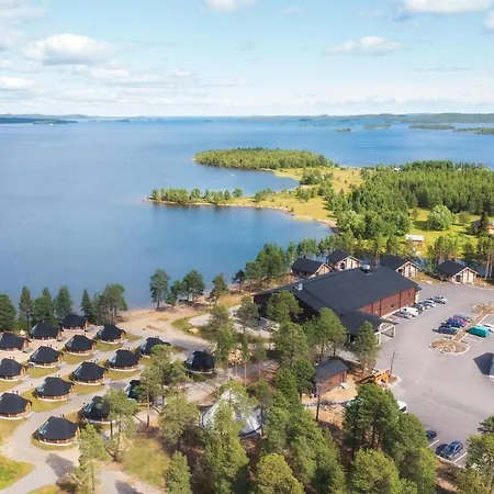 Wilderness & Igloos Hotel