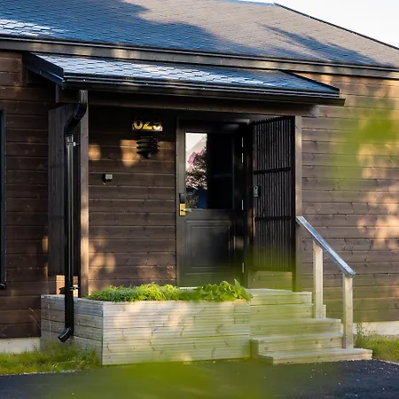 Wilderness & Igloos فندق إيناري