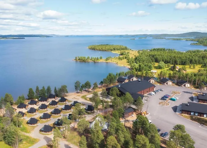 Wilderness & Igloos فندق