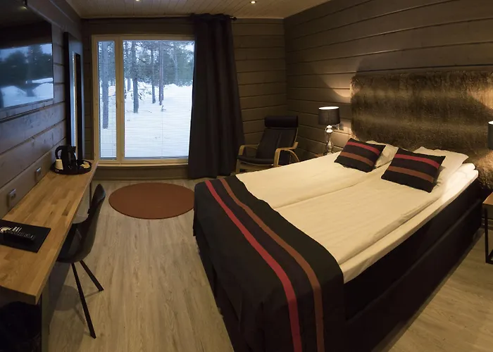 Wilderness & Igloos فندق إيناري