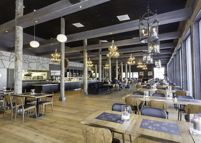 Wilderness & Igloos فندق 4*