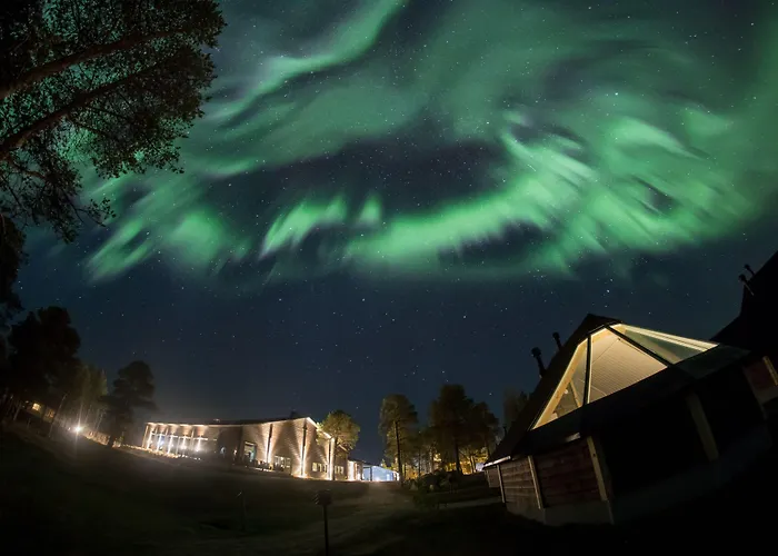 Wilderness & Igloos فندق إيناري