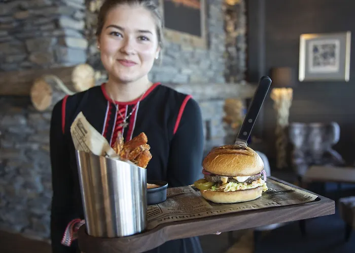 Wilderness & Igloos فندق 4*